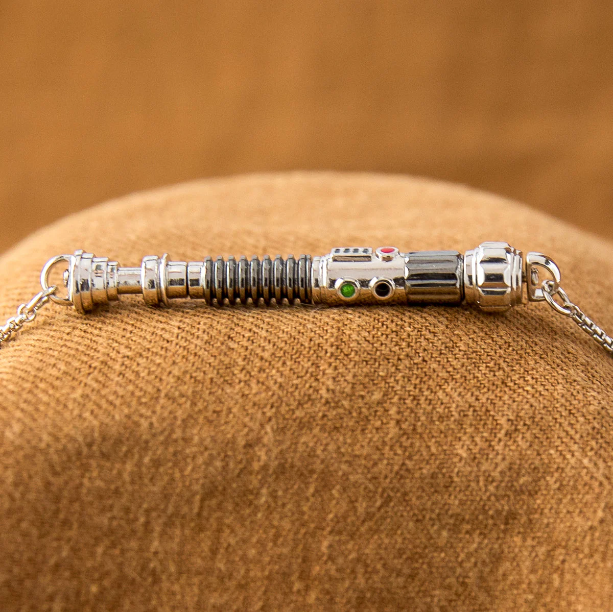 Star Wars x RockLove Duty and Resolve Lightsaber Necklace - Image 5